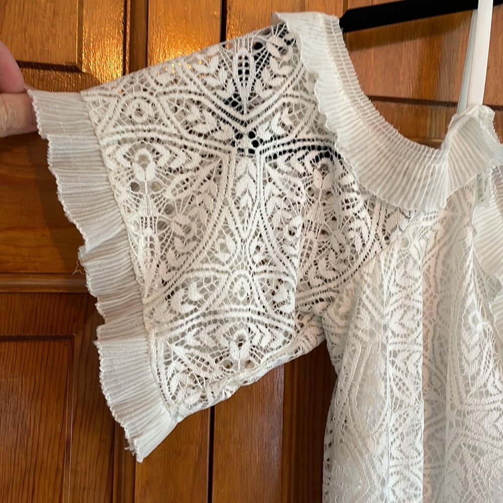 WHBM Cold Shoulder Lace Top - Size XS - Picture 4 of 6
